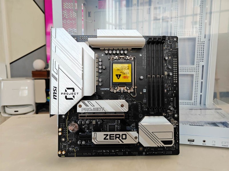 超强黑化特供，i5-12490F搭配微星B760M，性能全面释放！