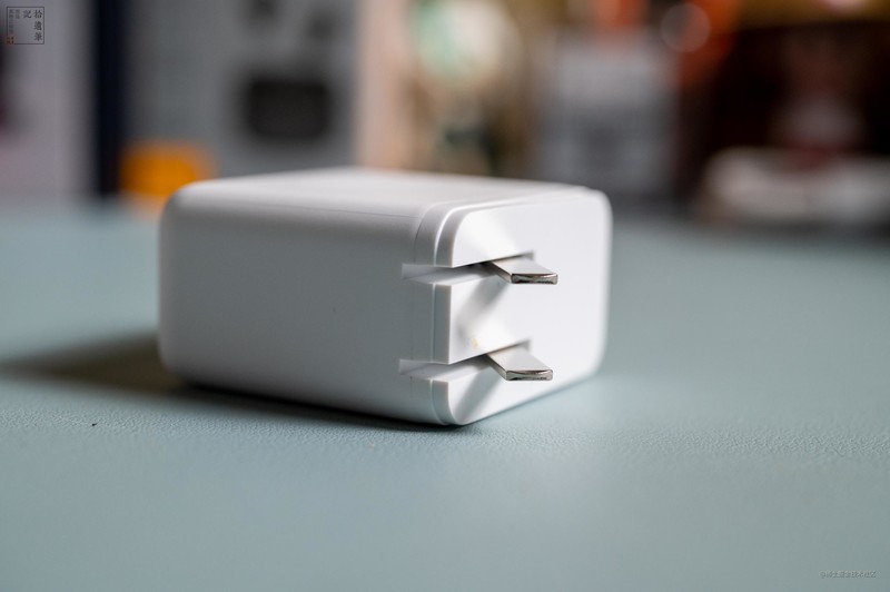 QCY双口氮化镓充电器上手：40W高功率，插头可折叠