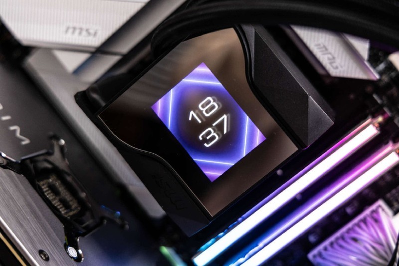 IPS炫酷显示，超强散热性能，微星寒霜D360一体水冷