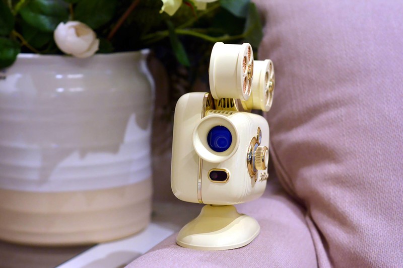 被它的颜值破防了，猫王灵感P5投影仪实测：老式放映机造型设计