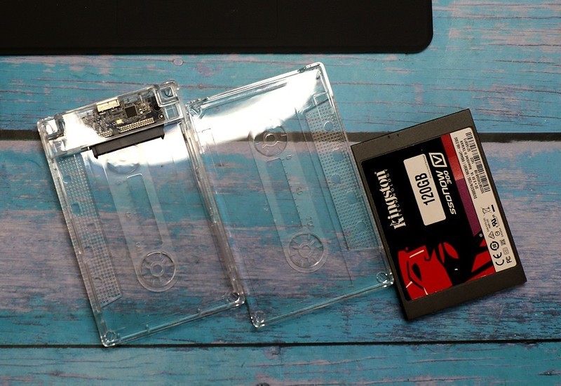 复古设计，磁带造型，奥睿科2.5英寸透明硬盘盒