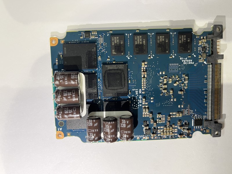 TH58TFT0T22BA8C东芝闪存TH58TEG9CDJBA89