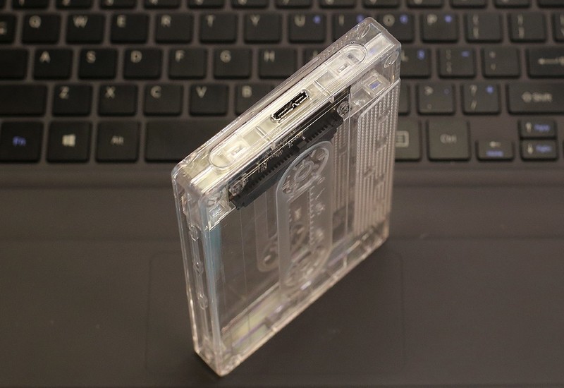 复古设计，磁带造型，奥睿科2.5英寸透明硬盘盒