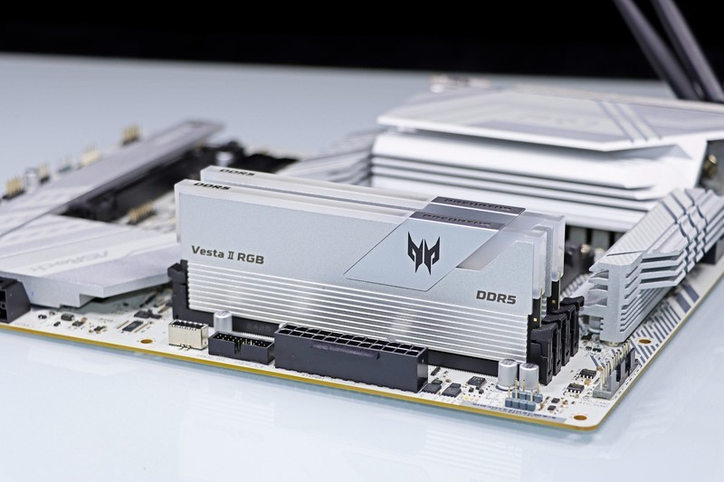 锐龙 9000 好搭档！宏碁掠夺者 炫光星舰 DDR5 6000 C28 16G*2