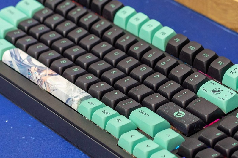 小尺寸、数字键、客制化、带背光，联想拯救者K7机械键盘体验