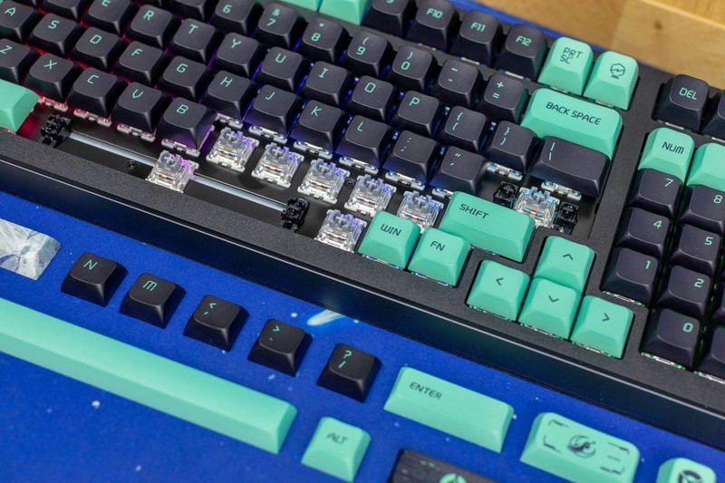小尺寸、数字键、客制化、带背光，联想拯救者K7机械键盘体验