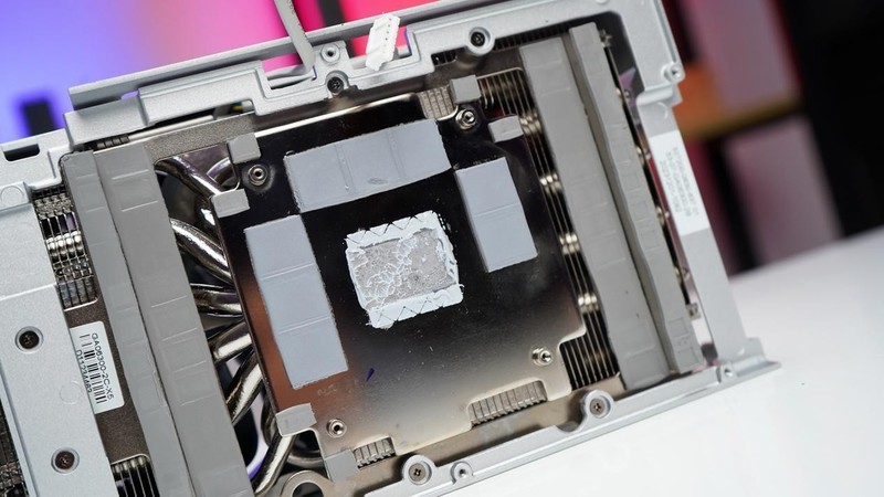 影驰RTX 4080 SUPER金属大师显卡评测：加量还降价，这一波很良心