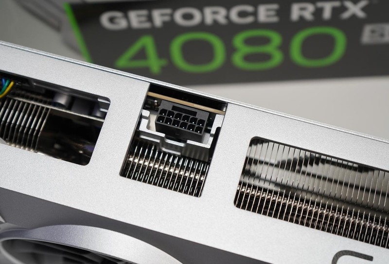 影驰RTX 4080 SUPER金属大师显卡评测：加量还降价，这一波很良心