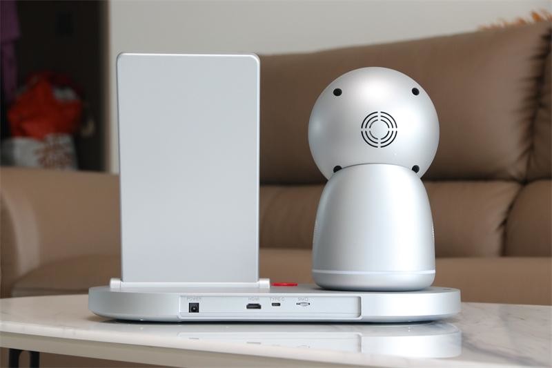 子女远行，老人谁来陪？优得护养老机器人体验，守护夕阳红