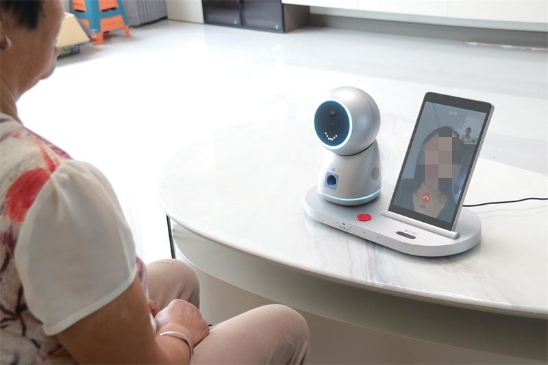 子女远行，老人谁来陪？优得护养老机器人体验，守护夕阳红