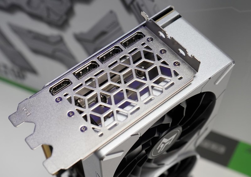 影驰RTX 4080 SUPER金属大师显卡评测：加量还降价，这一波很良心