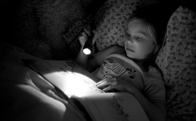 台灯显色指数多少好？显示指数90以上的台灯推荐