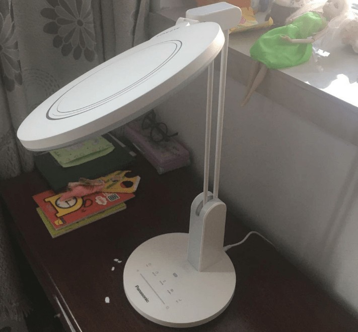 台灯显色指数多少好？显示指数90以上的台灯推荐