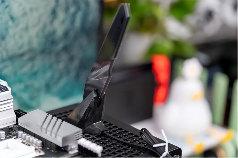 颜值绝绝子，新款雕妹主板，B760M AORUS ELITE AX-P装机分享