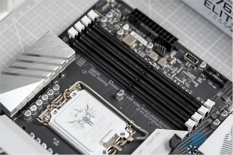 颜值绝绝子，新款雕妹主板，B760M AORUS ELITE AX-P装机分享