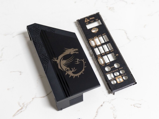 暴力美学展示，微星 MEG X670E ACE战神主板拆机