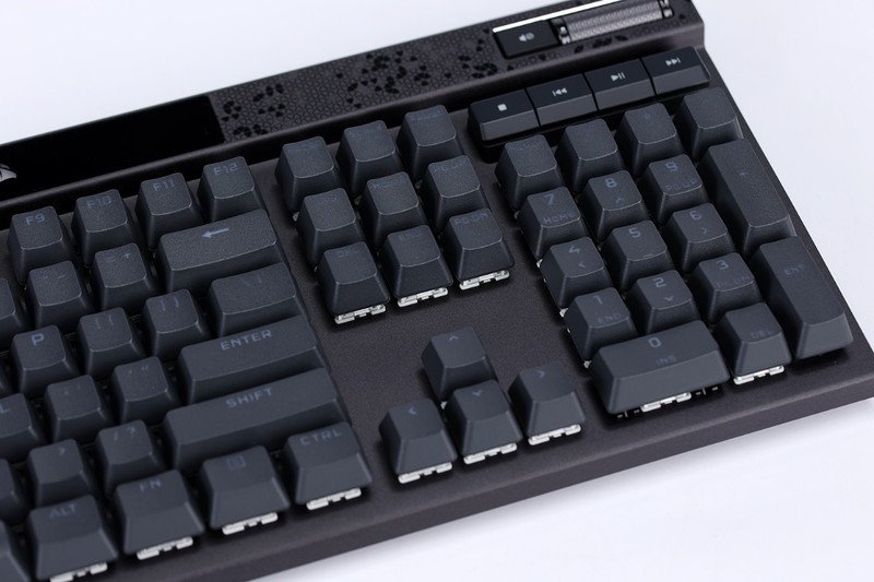 可调磁轴+支持Rapid Trigger ！美商海盗船K70 MAX RGB机械键盘实测分享