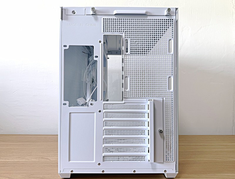 钢影透EX海景房机箱装机：支持360水冷加10风扇位，不负其名