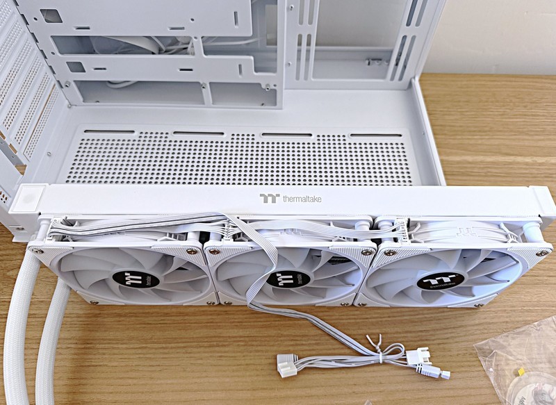 钢影透EX海景房机箱装机：支持360水冷加10风扇位，不负其名