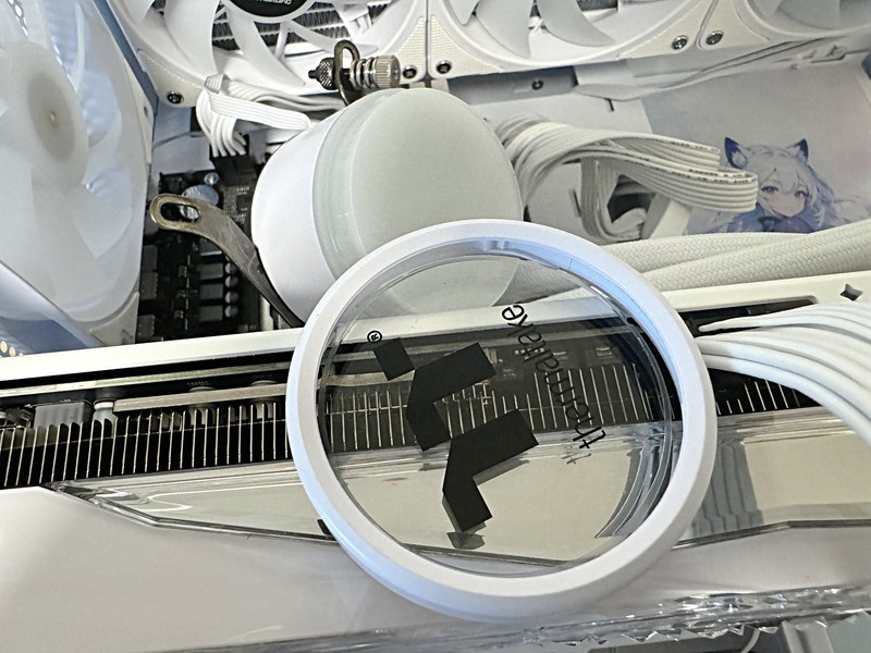 钢影透EX海景房机箱装机：支持360水冷加10风扇位，不负其名