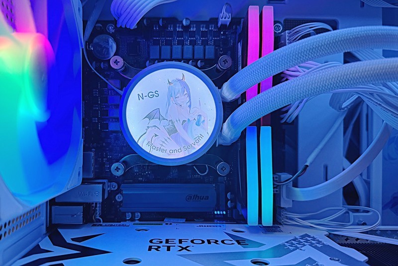 钢影透EX海景房机箱装机：支持360水冷加10风扇位，不负其名