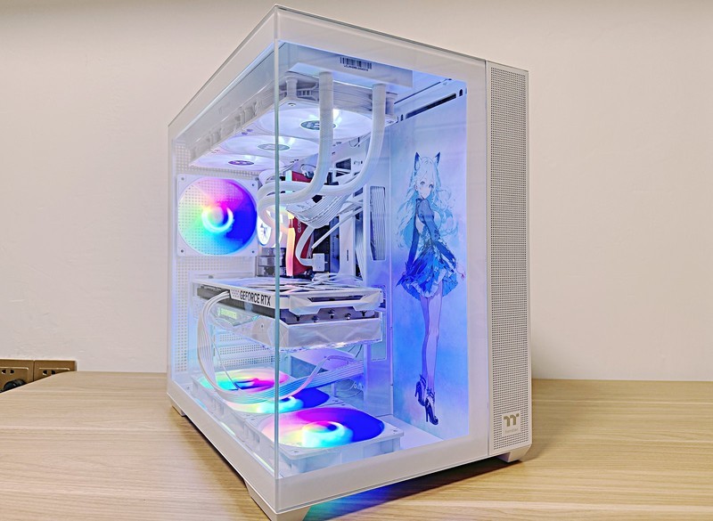 钢影透EX海景房机箱装机：支持360水冷加10风扇位，不负其名