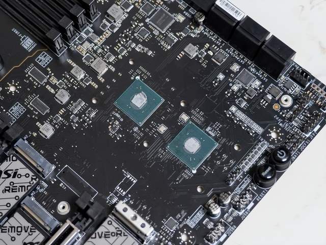 暴力美学展示，微星 MEG X670E ACE战神主板拆机