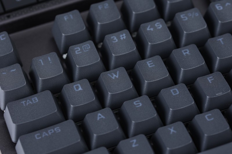 可调磁轴+支持Rapid Trigger ！美商海盗船K70 MAX RGB机械键盘实测分享