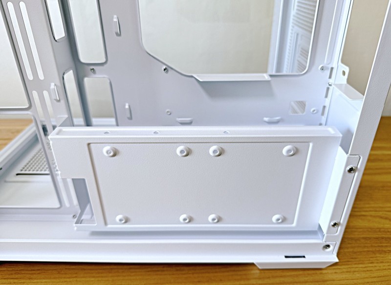 钢影透EX海景房机箱装机：支持360水冷加10风扇位，不负其名