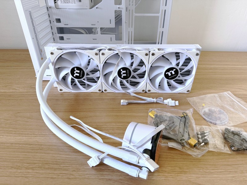 钢影透EX海景房机箱装机：支持360水冷加10风扇位，不负其名