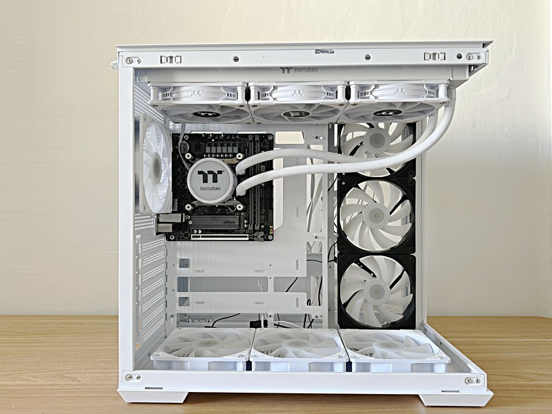 钢影透EX海景房机箱装机：支持360水冷加10风扇位，不负其名