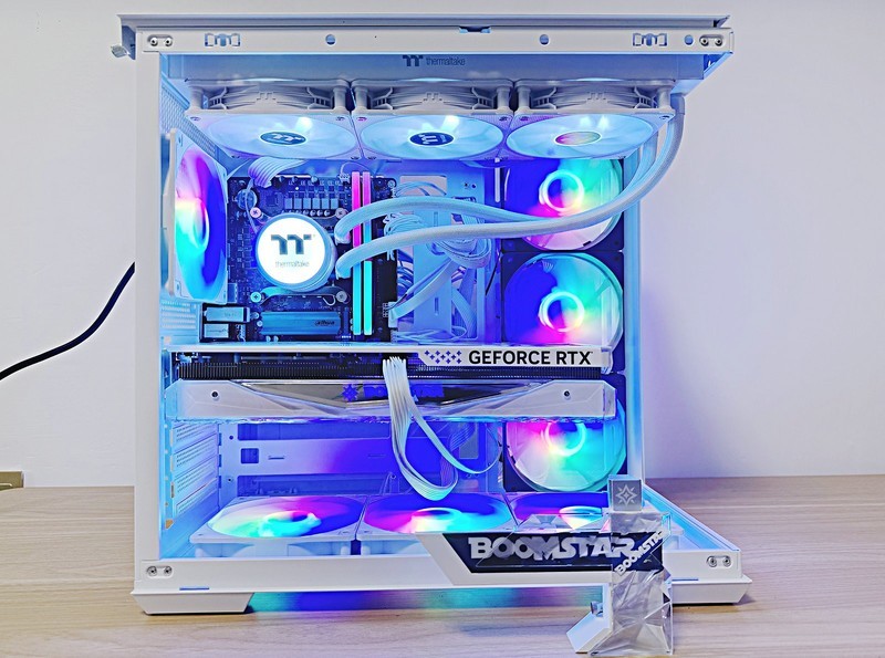 钢影透EX海景房机箱装机：支持360水冷加10风扇位，不负其名