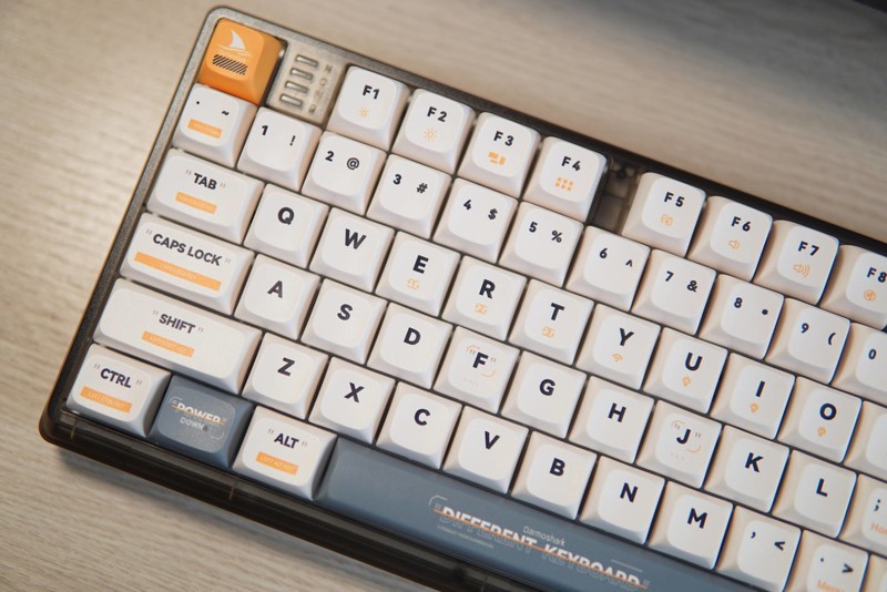 老牌键盘摩豹新出的颜值担当，Darmoshark K7 pro开箱