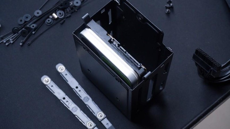 换机箱如换刀，酷冷至尊MB520 MESH神光RGB秀，老机器又支楞起来了