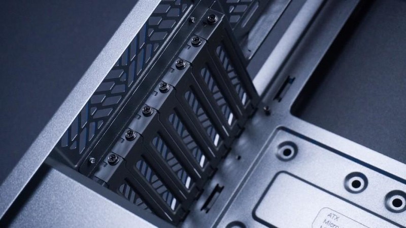 换机箱如换刀，酷冷至尊MB520 MESH神光RGB秀，老机器又支楞起来了