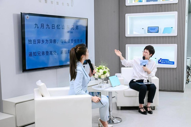 开学季大咖来支招 荣耀平板8读书会张泉灵传授学霸养成秘笈