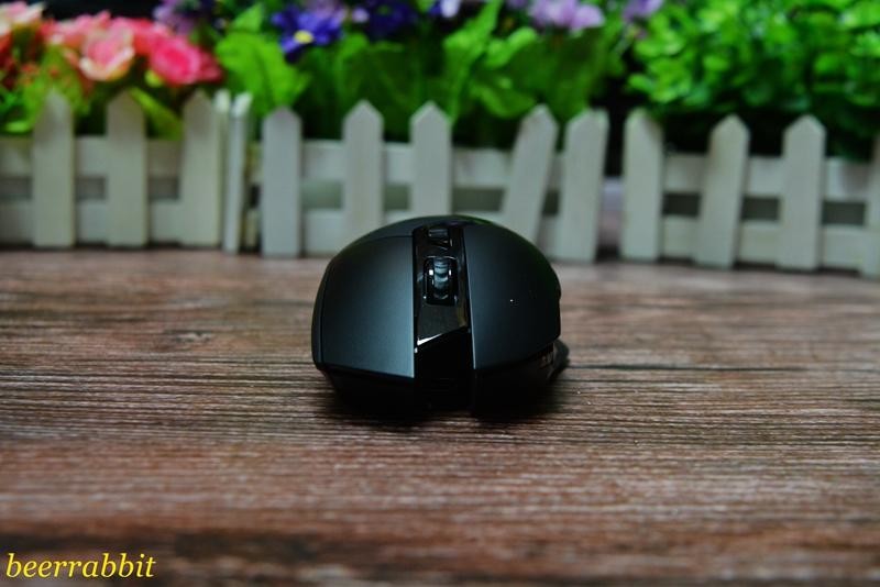 雷柏V30W有线无线双模RGB鼠标测评：无线FPS游戏利器还暗藏彩蛋？