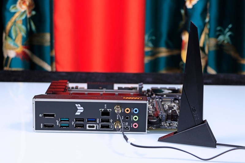 AMD R5 7600 + B650m 重炮手 + 6750XT + 雷克沙 D5 实战 10 款热门游戏