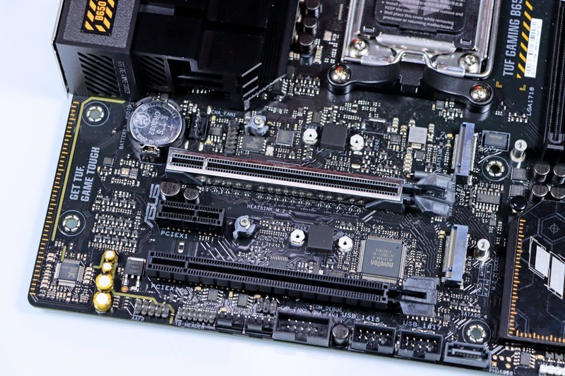 AMD R5 7600 + B650m 重炮手 + 6750XT + 雷克沙 D5 实战 10 款热门游戏