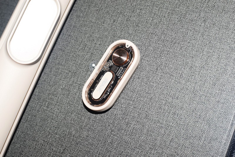 可以立起来的“落地自拍杆” SEAJIC落地开自拍杆