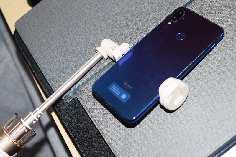 可以立起来的“落地自拍杆” SEAJIC落地开自拍杆