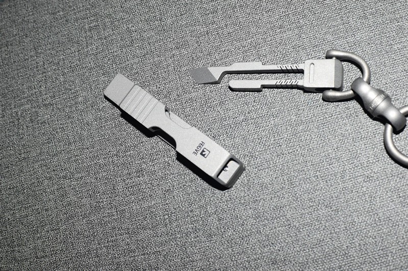 钛．启锋芒 费戈钛合金插皮钥匙扣