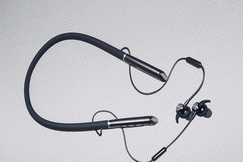 助听器那个品牌的最好 町石挂脖助听器怎么样 助听器最好的牌子推荐