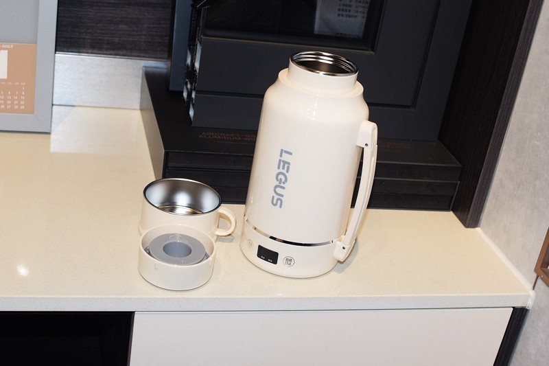 一款集智能、便捷与高效的LEGUS便携式旅行电热杯