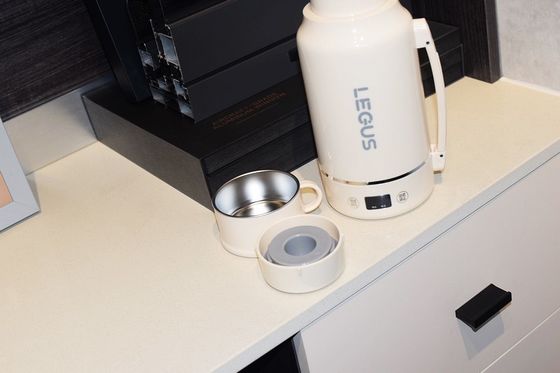 一款集智能、便捷与高效的LEGUS便携式旅行电热杯