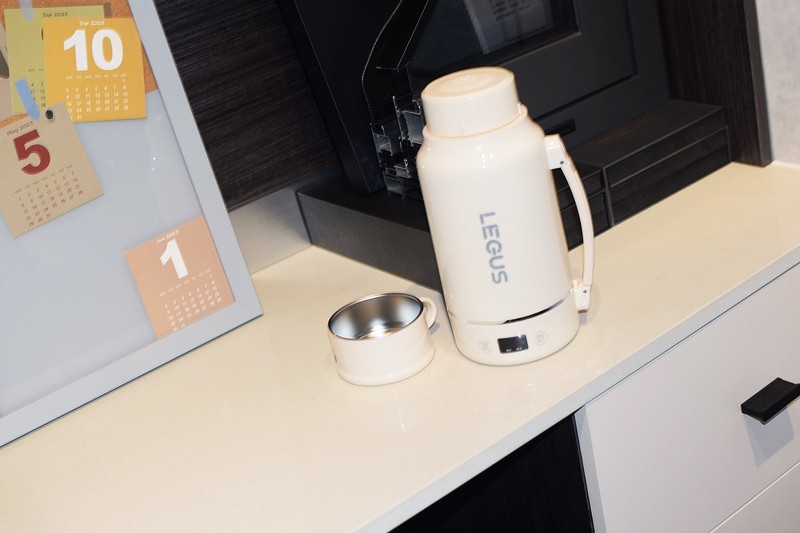一款集智能、便捷与高效的LEGUS便携式旅行电热杯