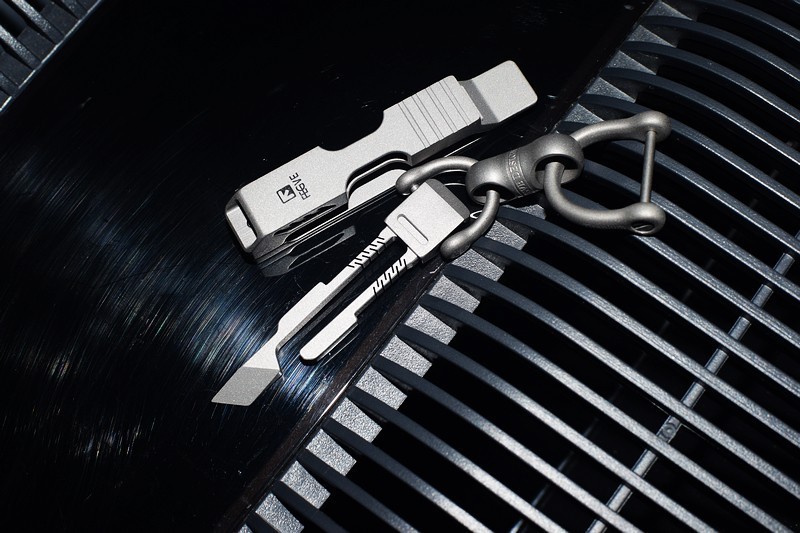 航空级钛合金一体成型 费戈钛合金插皮钥匙扣