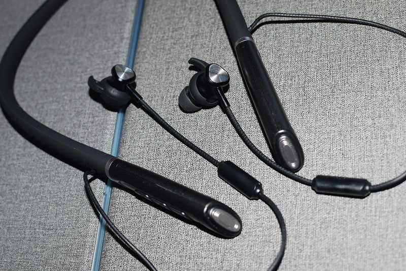 助听器那个品牌的最好？町石挂脖助听器怎么样？助听器最好的牌子推荐