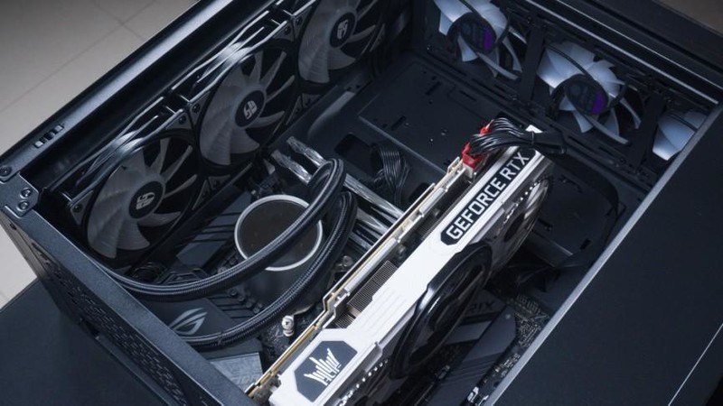 换机箱如换刀，酷冷至尊MB520 MESH神光RGB秀，老机器又支楞起来了