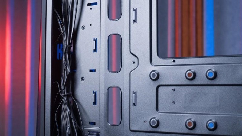 换机箱如换刀，酷冷至尊MB520 MESH神光RGB秀，老机器又支楞起来了